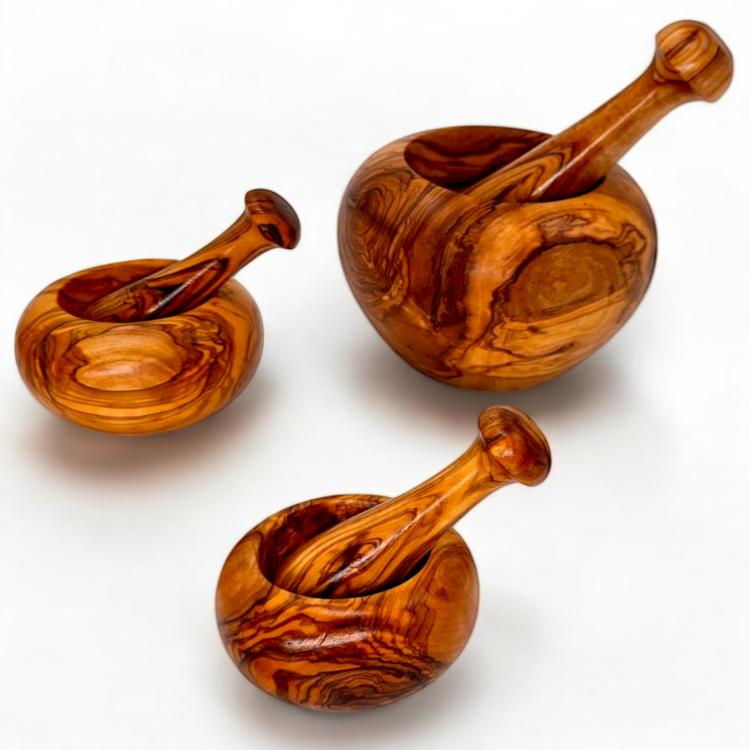 Olive wood mortar and pestle size selection